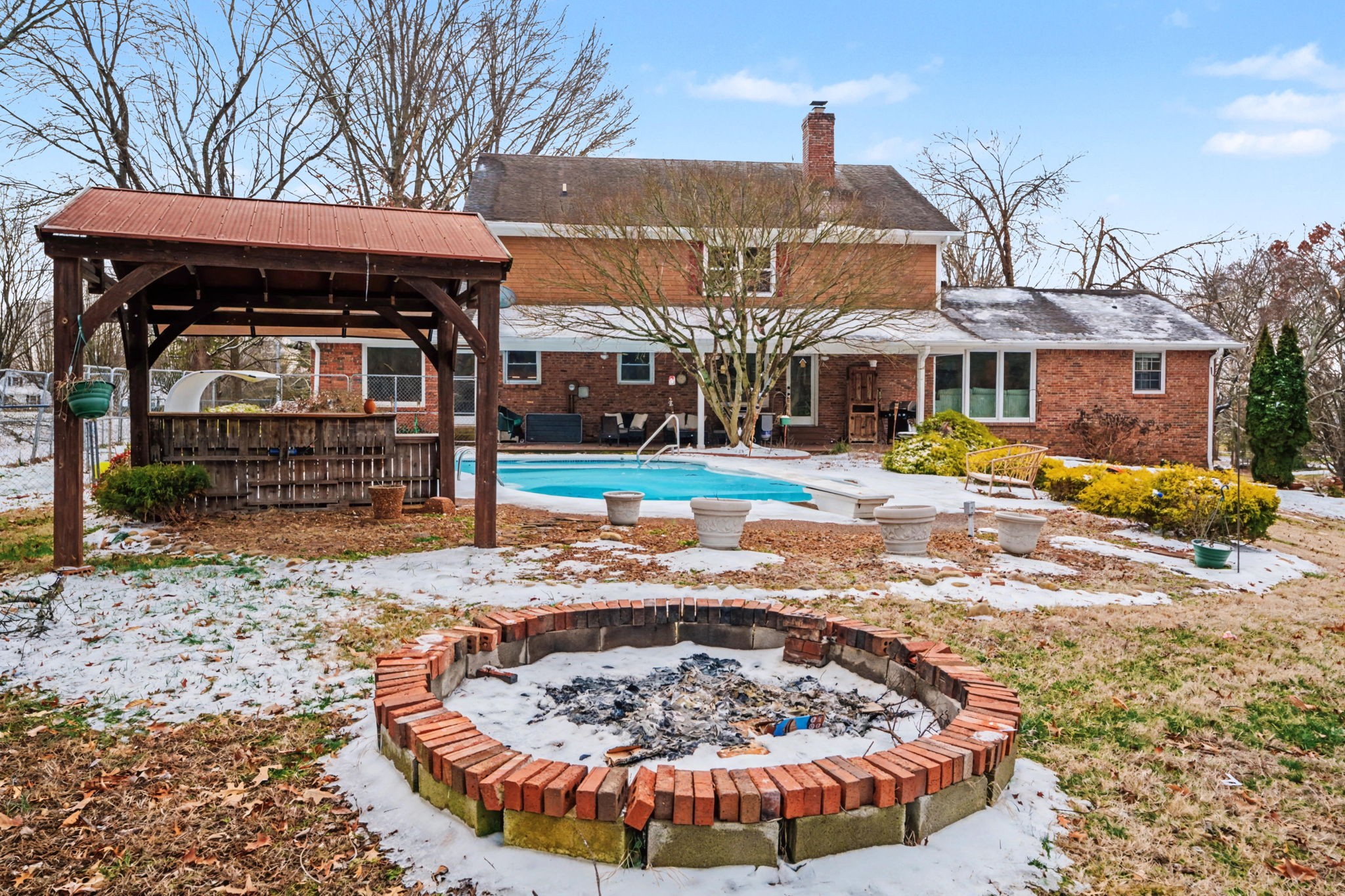 218 Spring Valley Road Hendersonville, TN 37075 - Photo 55 of 60 a view of a house with entertaining space
