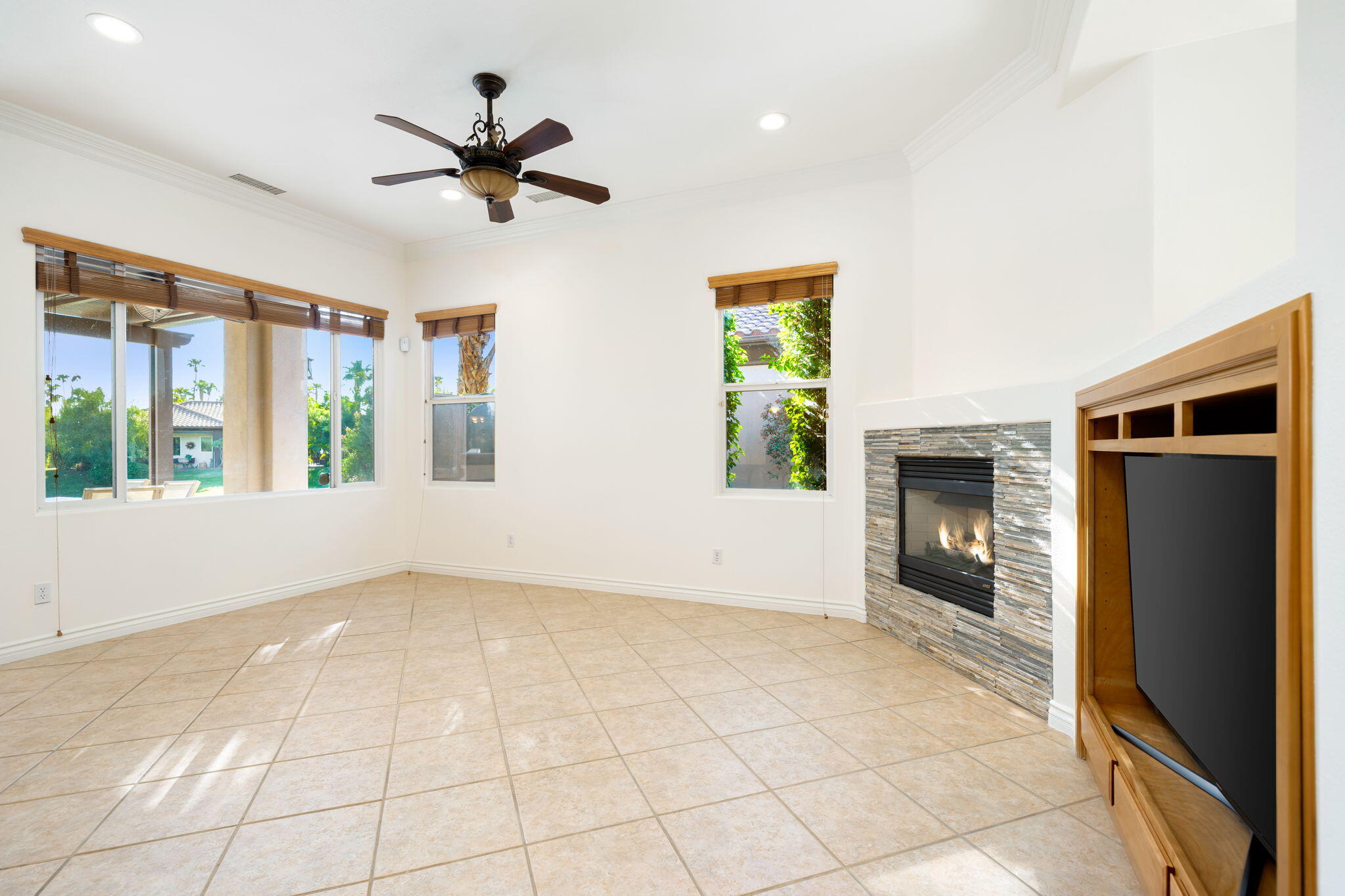 27 Racquet Club Drive South Rancho Mirage, CA 92270 - Photo 12 of 44 a view of an empty room with a window