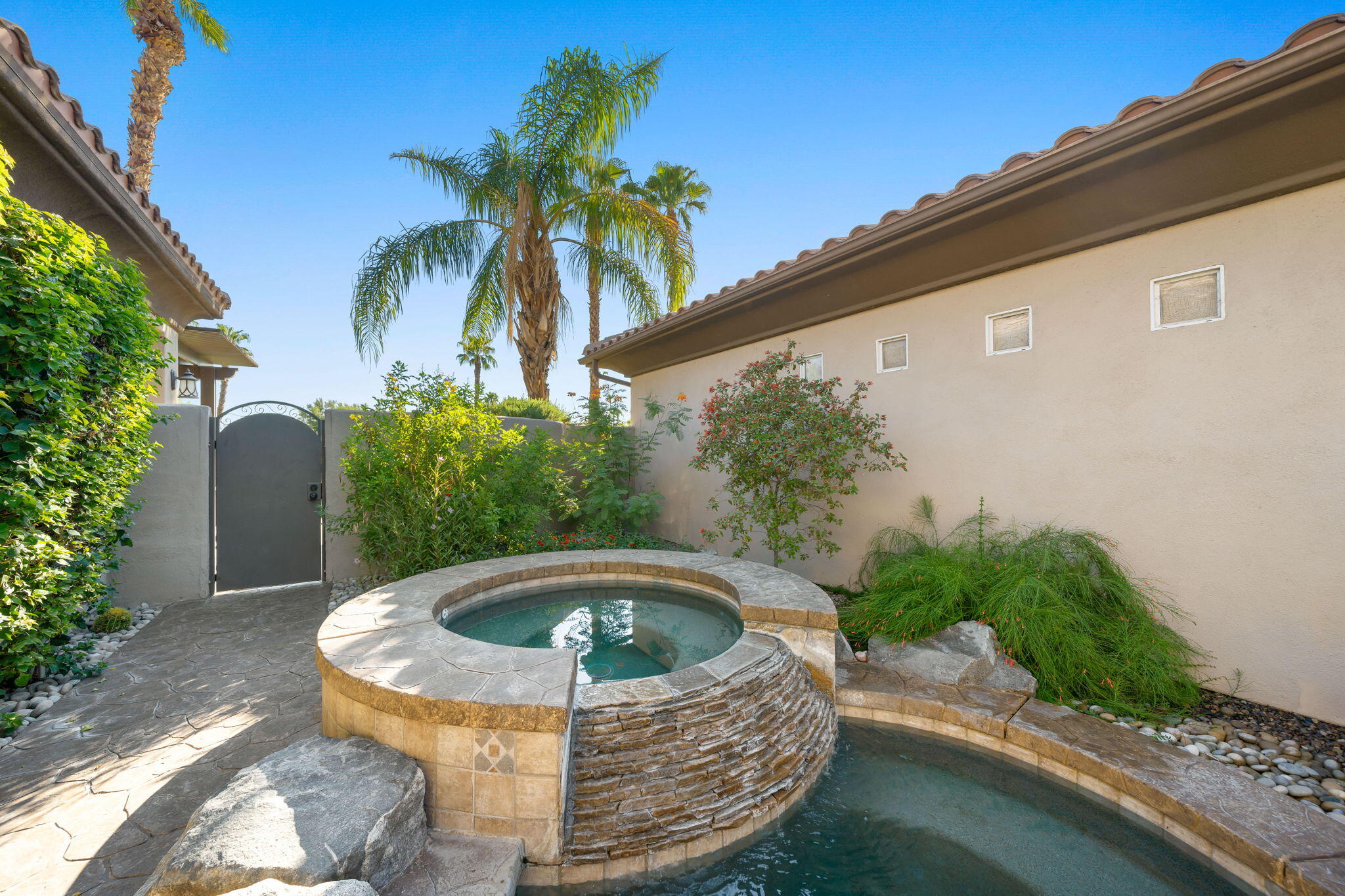 27 Racquet Club Drive South Rancho Mirage, CA 92270 - Photo 31 of 44 a view of fountain with a fountain