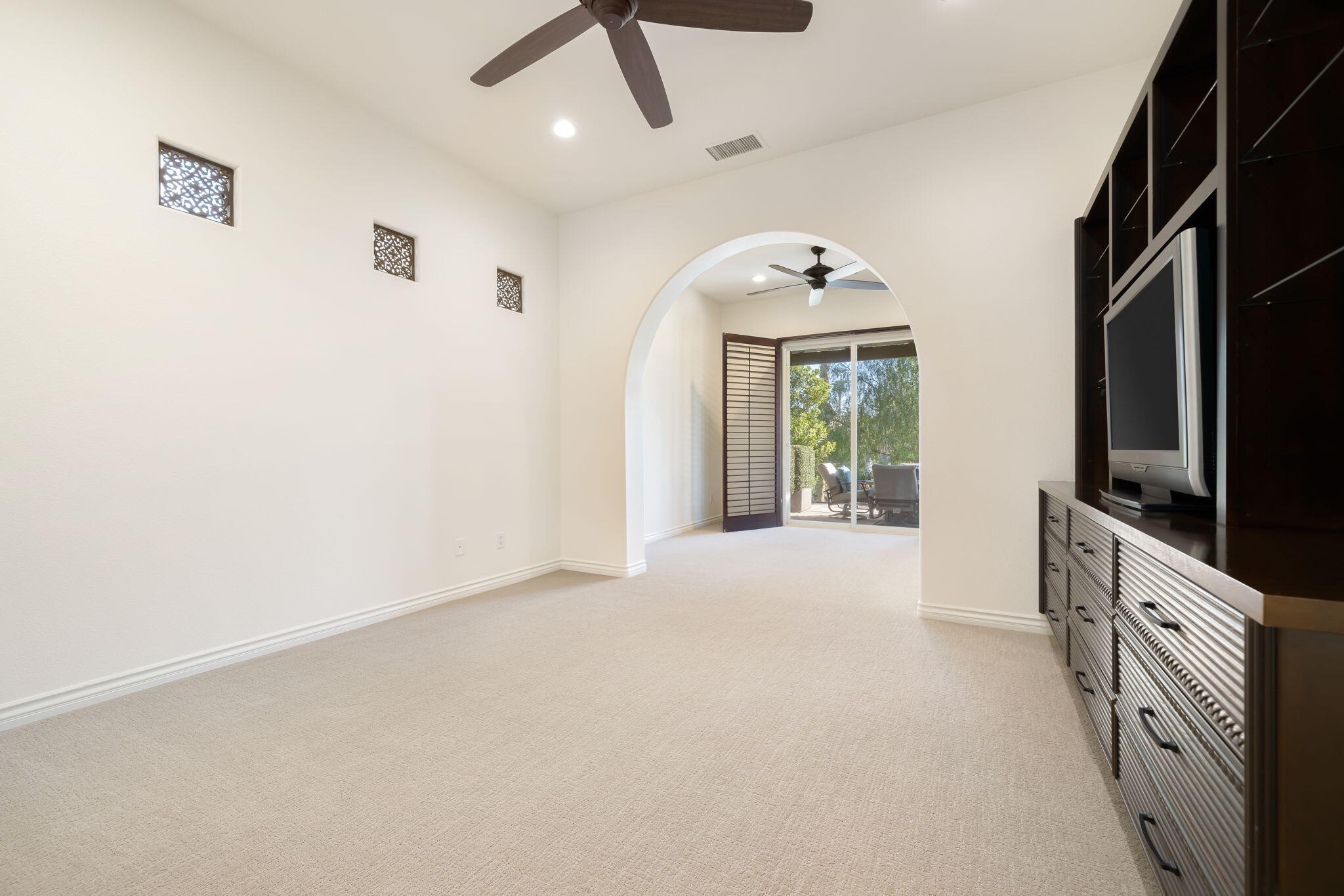 27 Racquet Club Drive South Rancho Mirage, CA 92270 - Photo 32 of 44 a view of an empty room with a window