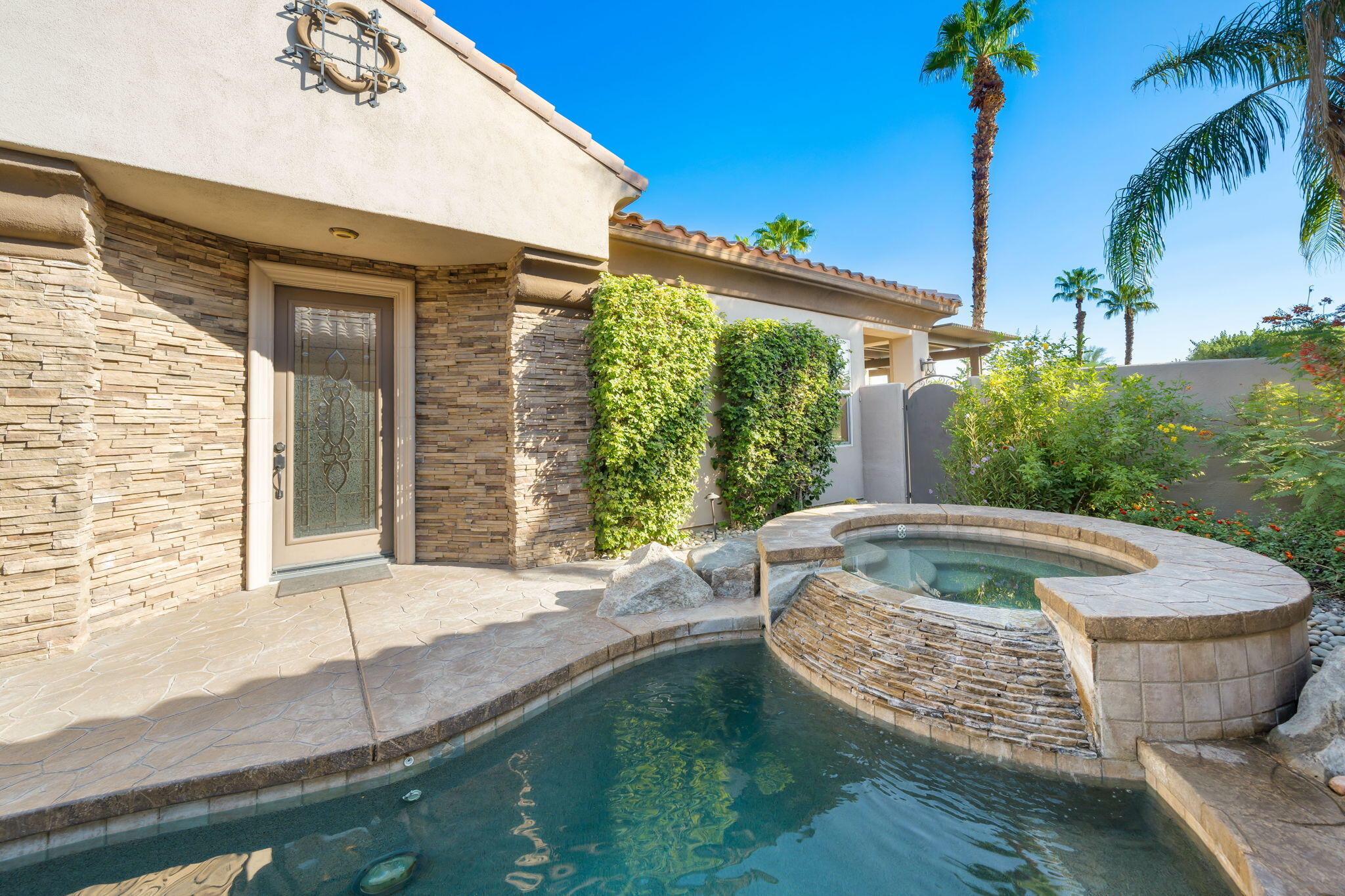 27 Racquet Club Drive South Rancho Mirage, CA 92270 - Photo 10 of 44 a view of outdoor space and yard