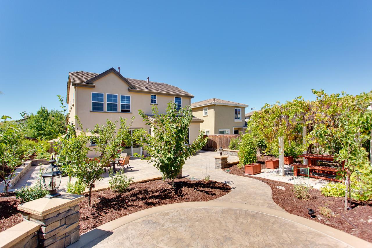 1615 Farringdon Way San Ramon, CA 94582 - Photo 18 of 18 a front view of a house with a yard