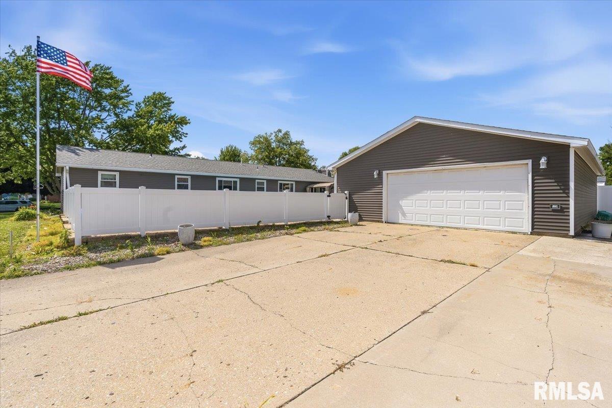 26 Wind Cave Drive Springfield, IL 62712 - Photo 33 of 37