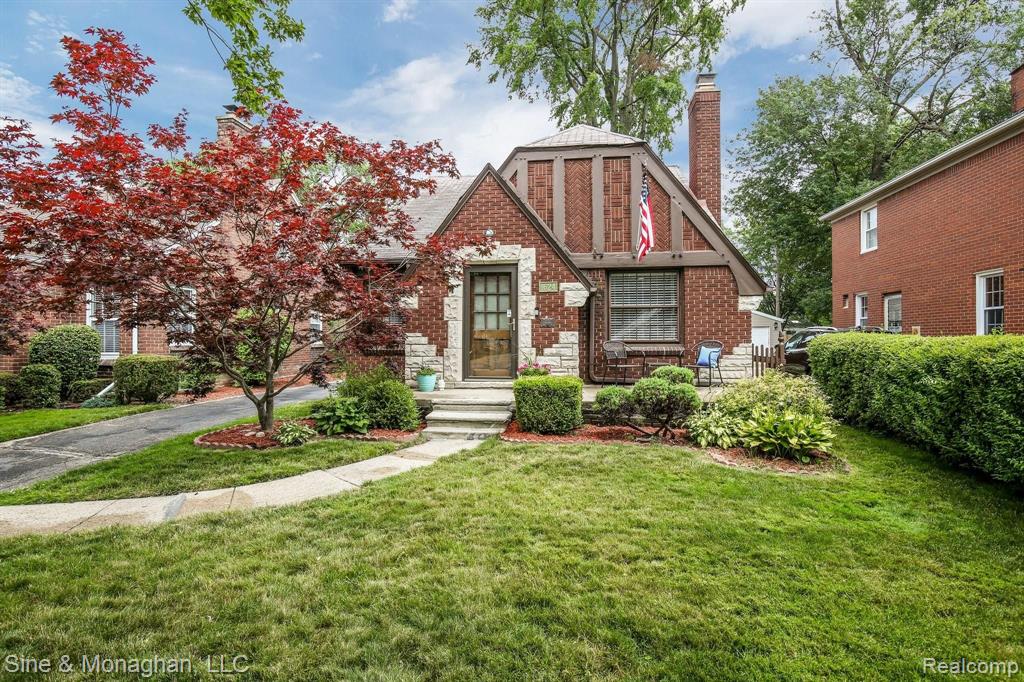 1624 Roslyn Road Grosse Pointe Woods, MI 48236 - Photo 31 of 31