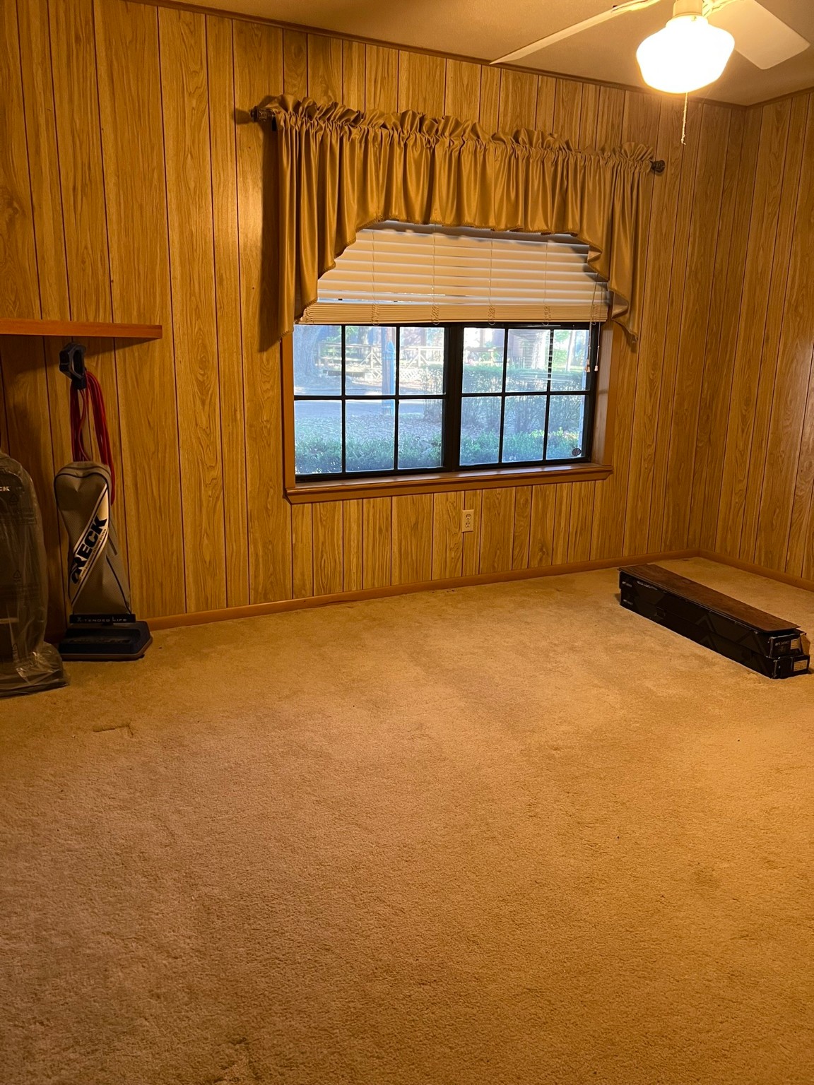 507 North Rusk Street Wharton, TX 77488 - Photo 10 of 18 a view of an empty room with a window