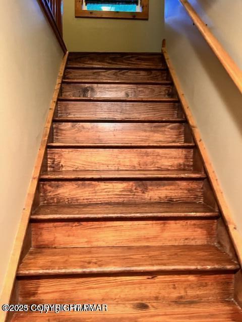 130 Donaldson Road Cresco, PA 18326 - Photo 13 of 17 Steps to 2nd floor