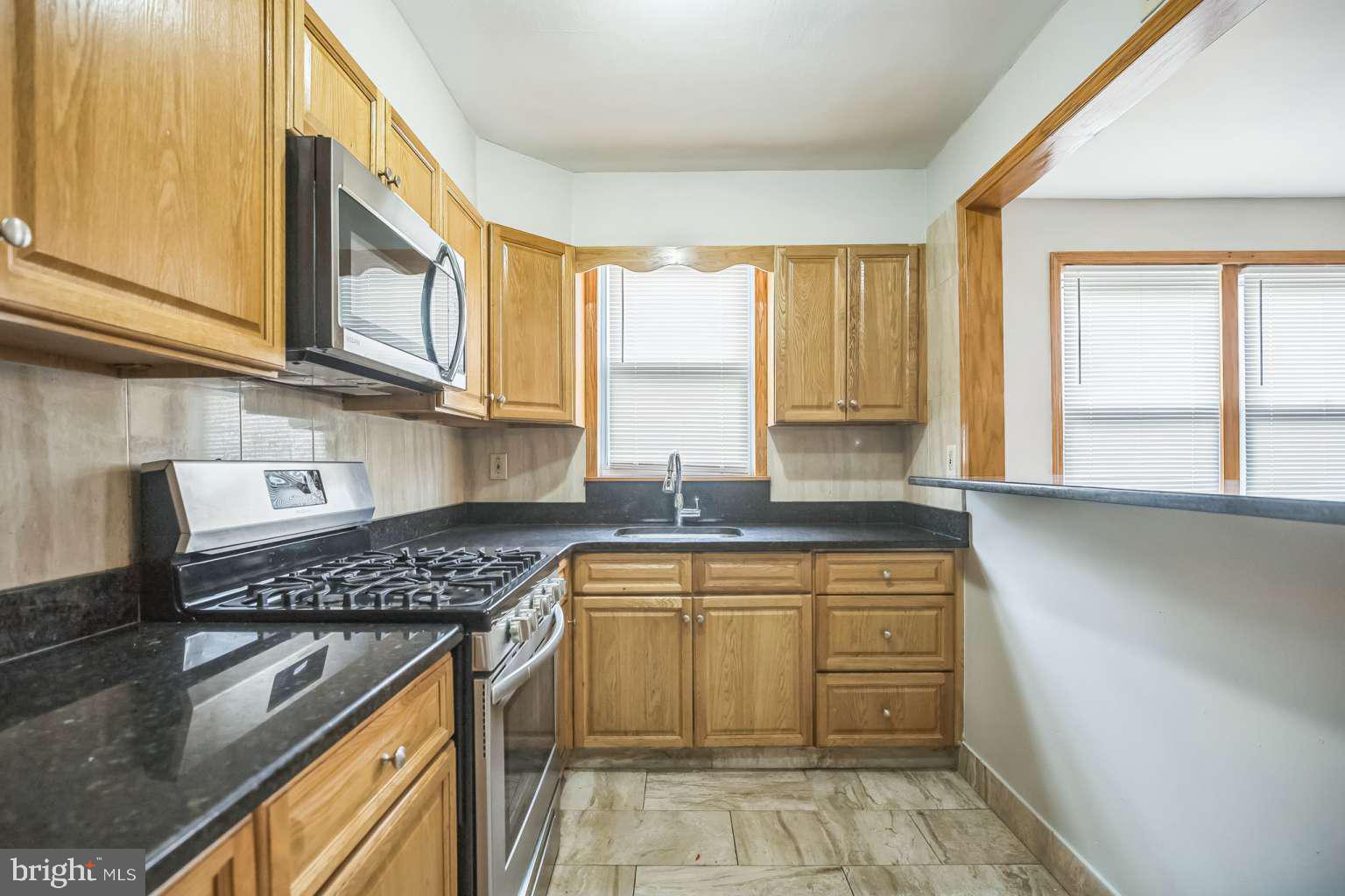 638 Briarcliff Road Upper Darby, PA 19082 - Photo 9 of 21