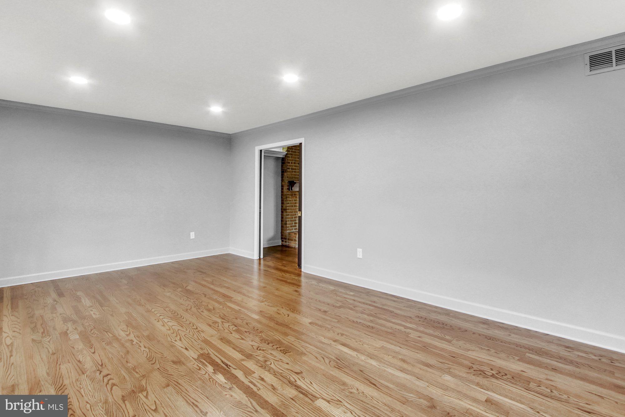 2239 Sutton Road York, PA 17403 - Photo 6 of 36