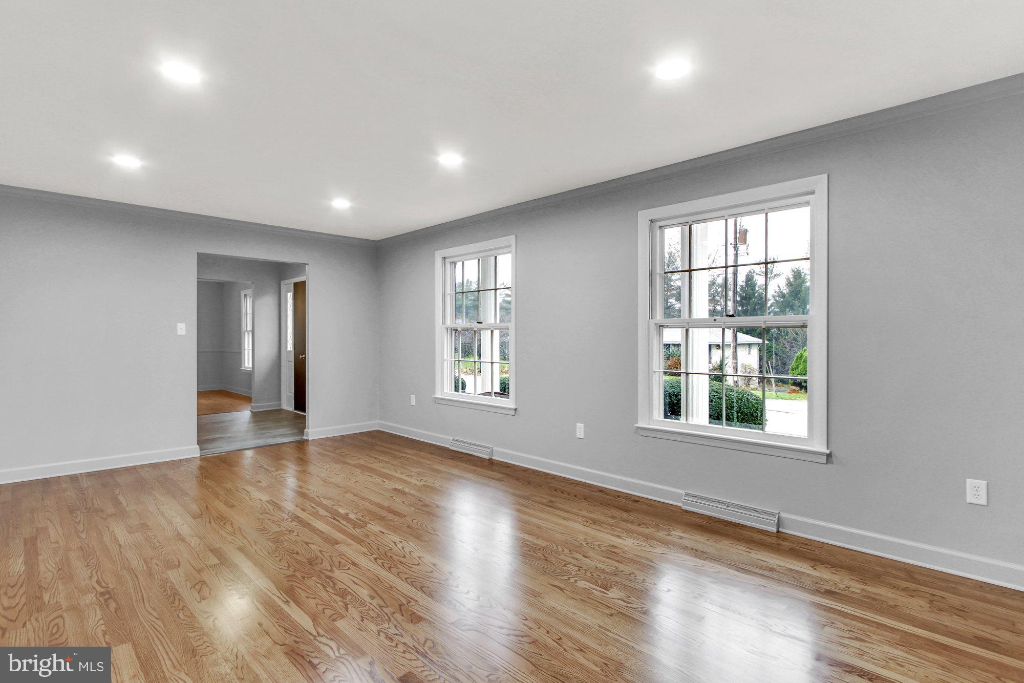 2239 Sutton Road York, PA 17403 - Photo 8 of 36