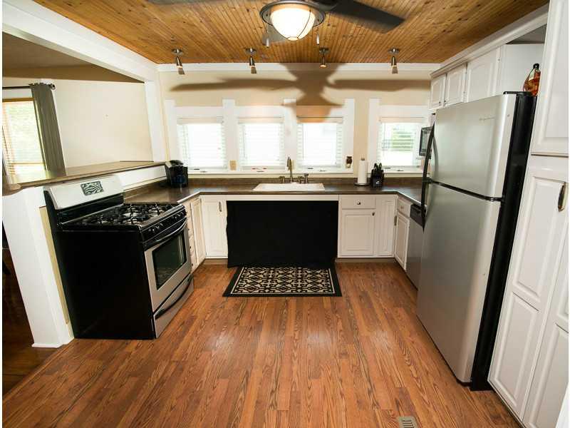 319 West High Street Pendleton, IN 46064 - Photo 3 of 23