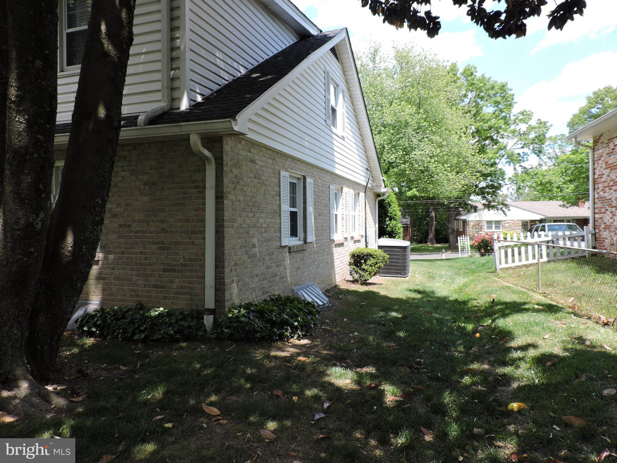 7209 Kempton Road Lanham, MD 20706 - Photo 2 of 35 side view
