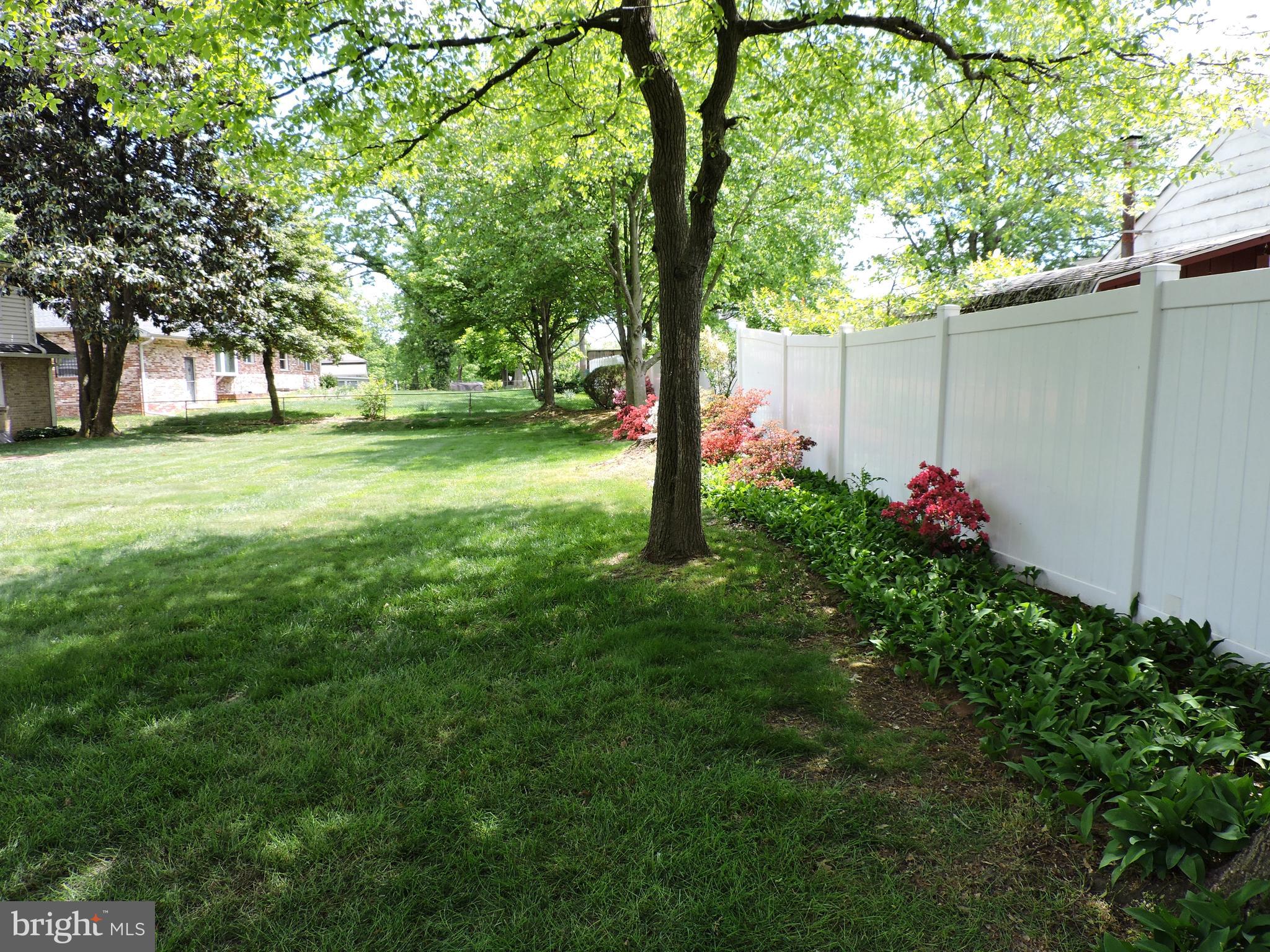 7209 Kempton Road Lanham, MD 20706 - Photo 7 of 35 private backyard