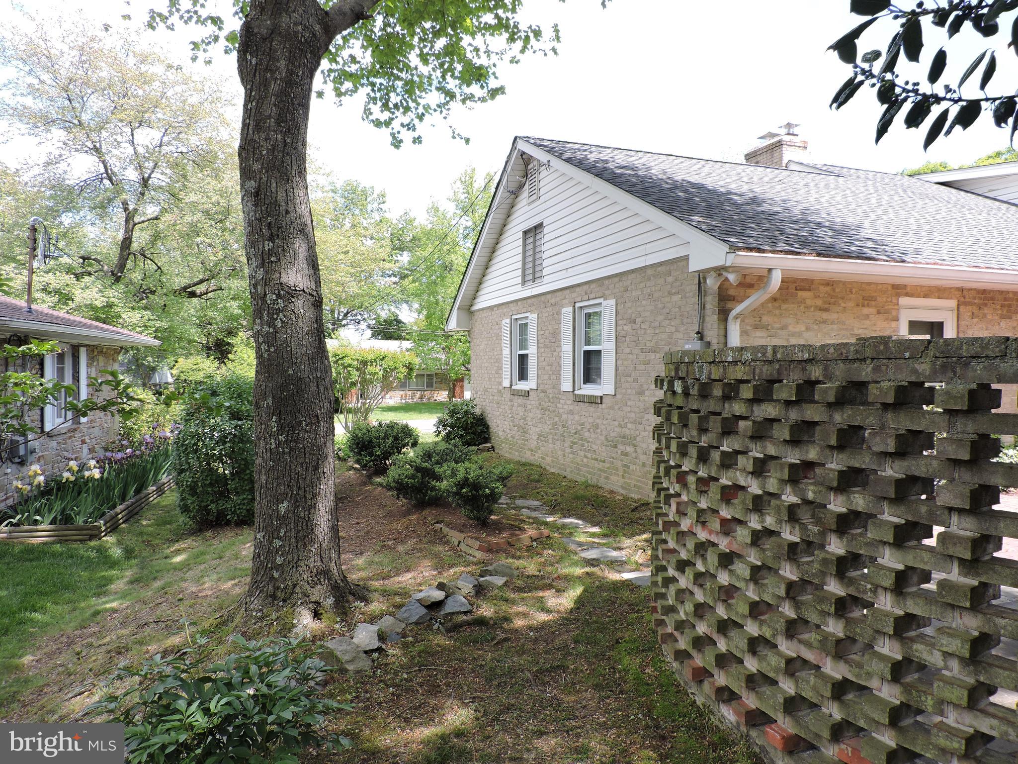 7209 Kempton Road Lanham, MD 20706 - Photo 9 of 35 side view