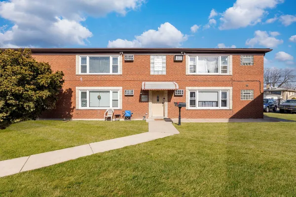 $780,000 | 4423 Eberly Avenue, Brookfield, IL 60513