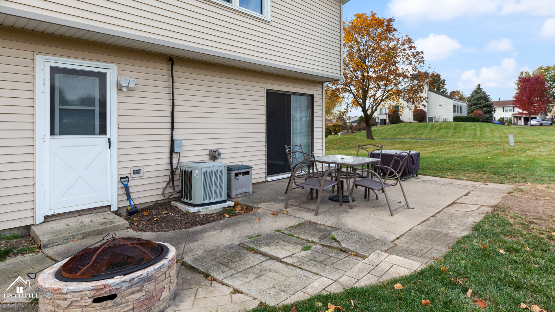 470 Degas Circle Bolingbrook, IL 60440 - Photo 21 of 22 a view of a backyard with table and chairs