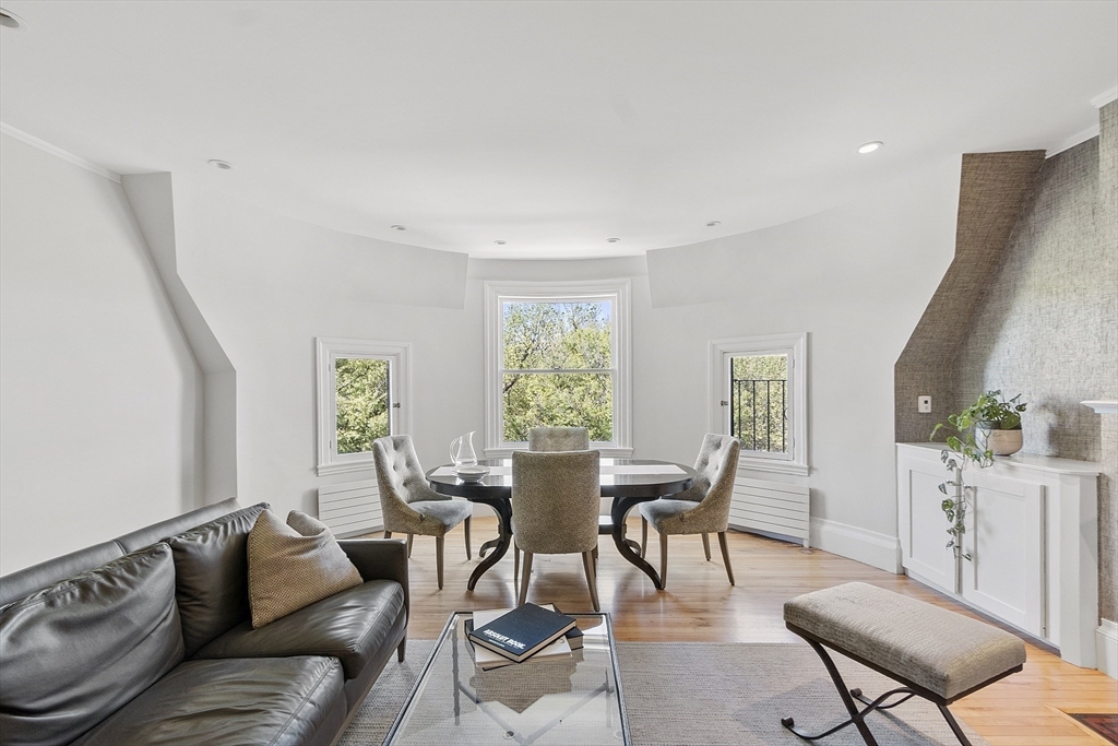 178 Commonwealth Avenue, Unit PH Boston, MA 02116 - Photo 3 of 28