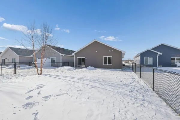 $339,000 | 140 9th Avenue Northeast, Isanti, MN 55040