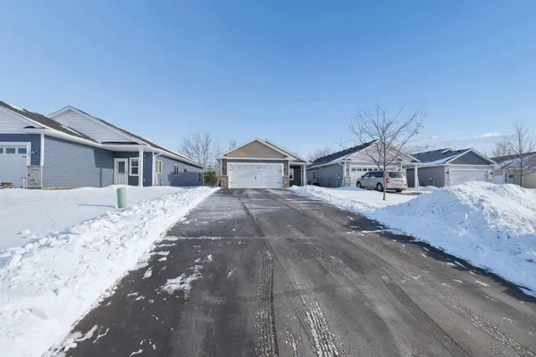 $339,000 | 140 9th Avenue Northeast, Isanti, MN 55040