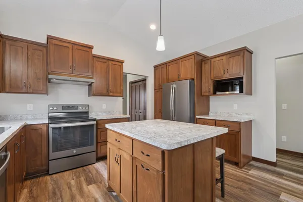 $339,000 | 140 9th Avenue Northeast, Isanti, MN 55040