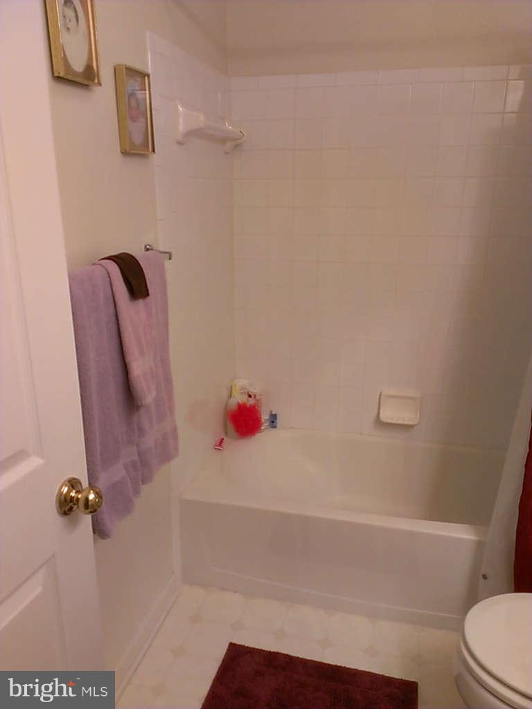 4236 Maple Path Circle, Unit 23 Baltimore, MD 21236 - Photo 20 of 30 Bath