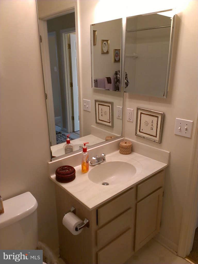 4236 Maple Path Circle, Unit 23 Baltimore, MD 21236 - Photo 21 of 30 Bath