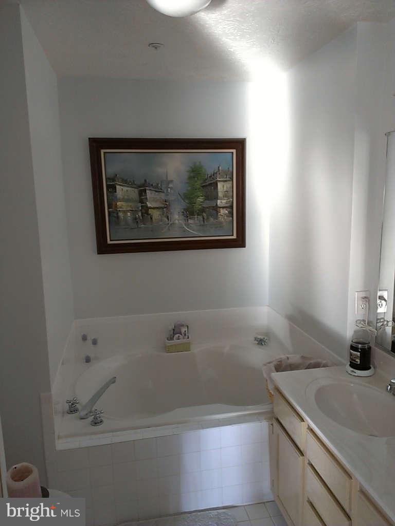 4236 Maple Path Circle, Unit 23 Baltimore, MD 21236 - Photo 28 of 30 Bath (Master)