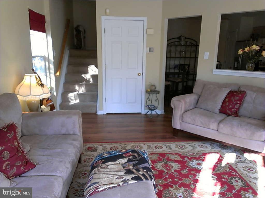 4236 Maple Path Circle, Unit 23 Baltimore, MD 21236 - Photo 4 of 30 Living Room