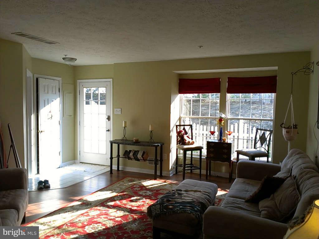 4236 Maple Path Circle, Unit 23 Baltimore, MD 21236 - Photo 5 of 30 Living Room