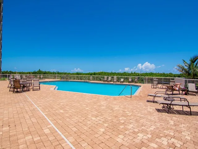 $1,000,000 | 4180 North Hwy A1A, Unit 1202B, Hutchinson Island, FL 34949