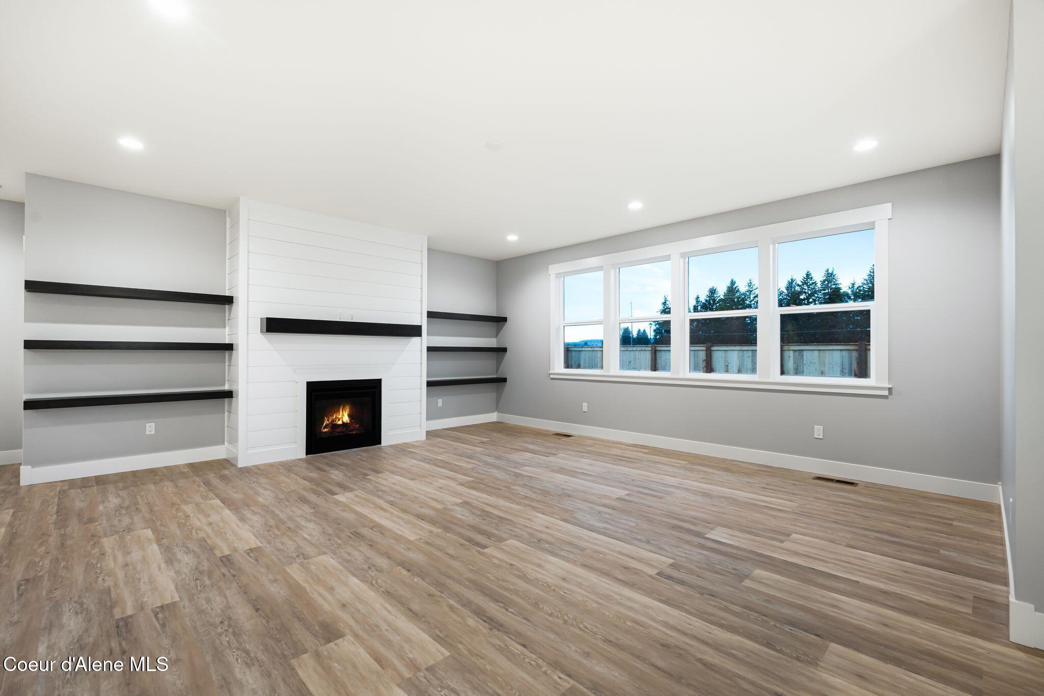 2099 Aspen Way Sandpoint, ID 83864 - Photo 7 of 63 32_A7409103