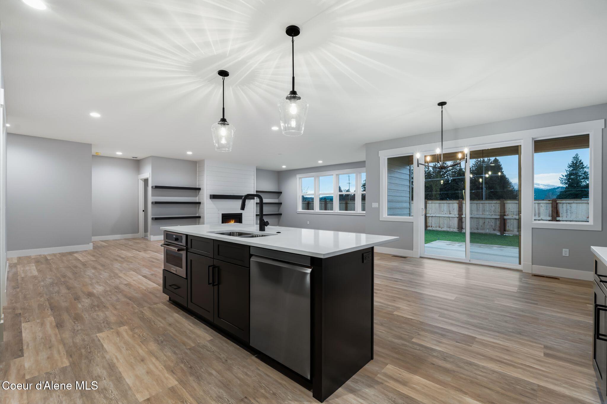 2099 Aspen Way Sandpoint, ID 83864 - Photo 10 of 63 23_A7409048