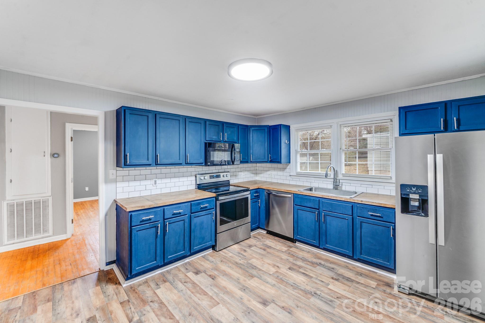 909 Marion Street Lancaster, SC 29720 - Photo 3 of 23