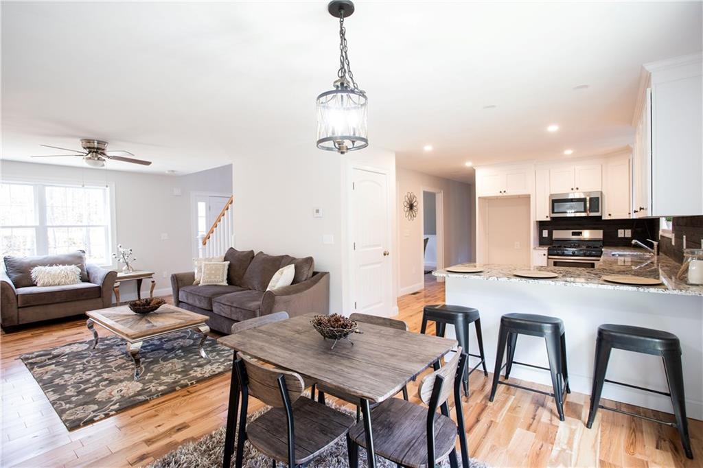 7 Great Pasture Road Cape Neddick, ME 03902 - Photo 5 of 34 Keep the cook company at the...