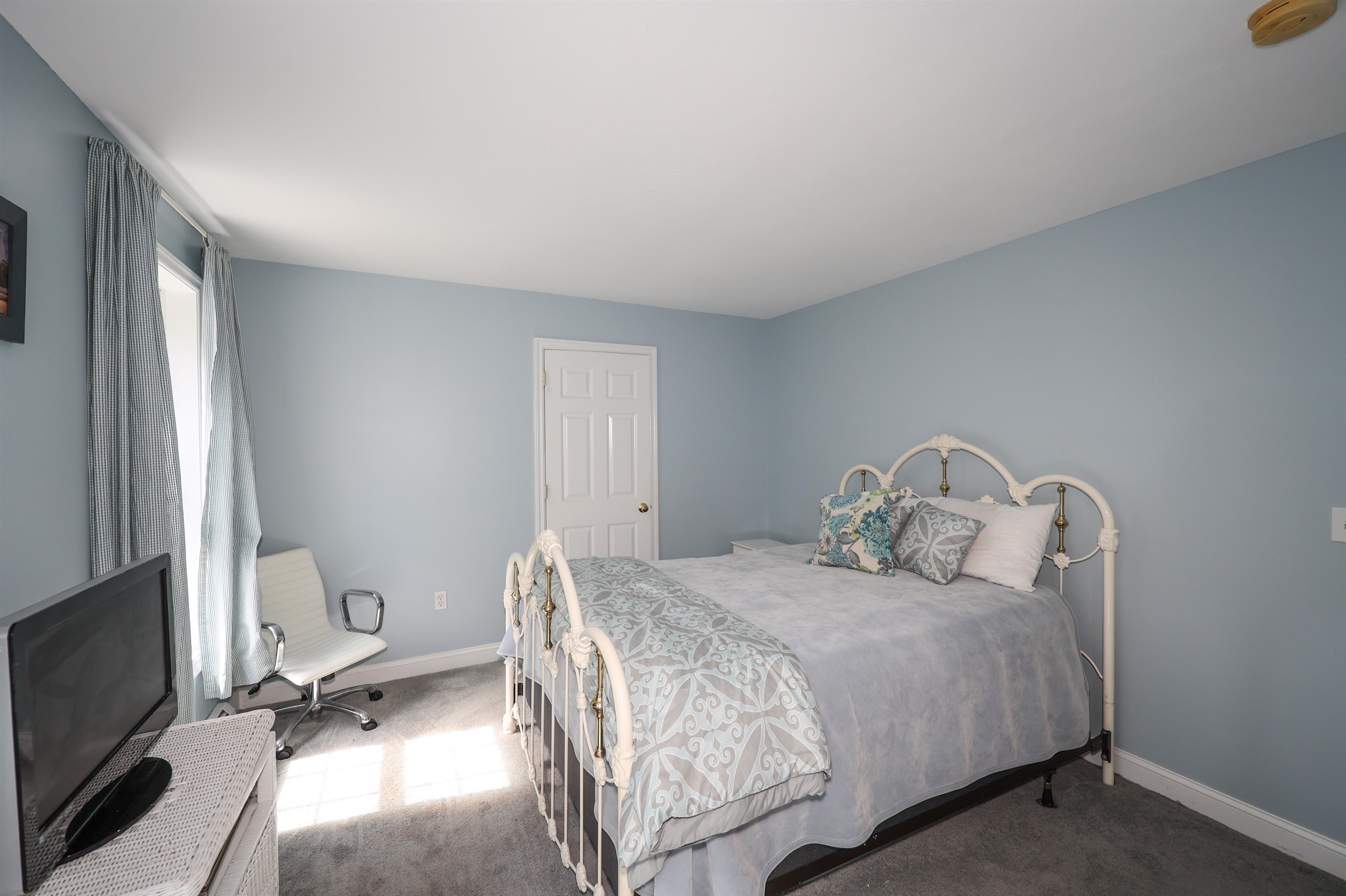 92 Middle Road Deerfield, NH 03037 - Photo 11 of 40