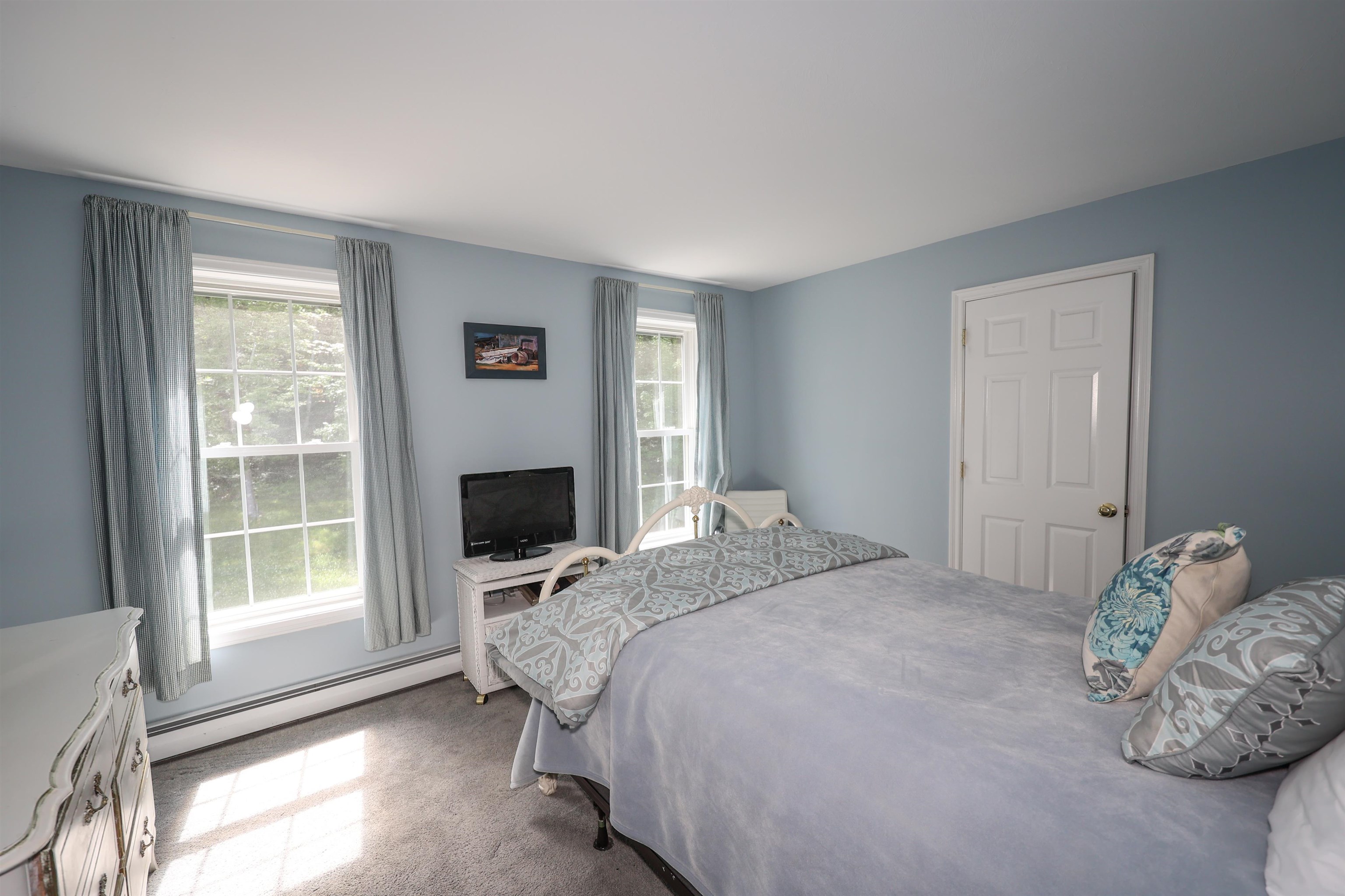 92 Middle Road Deerfield, NH 03037 - Photo 12 of 40