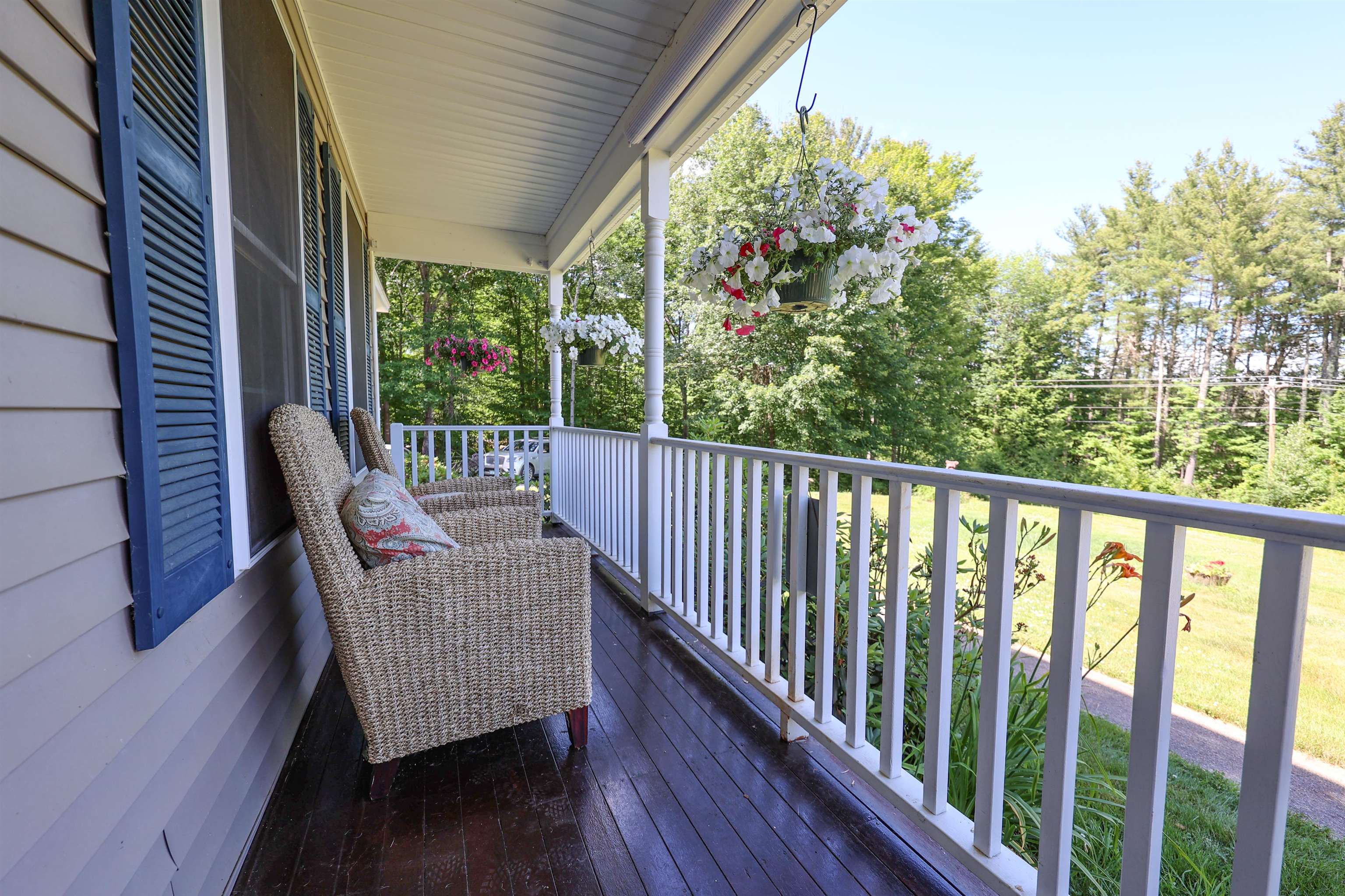 92 Middle Road Deerfield, NH 03037 - Photo 21 of 40