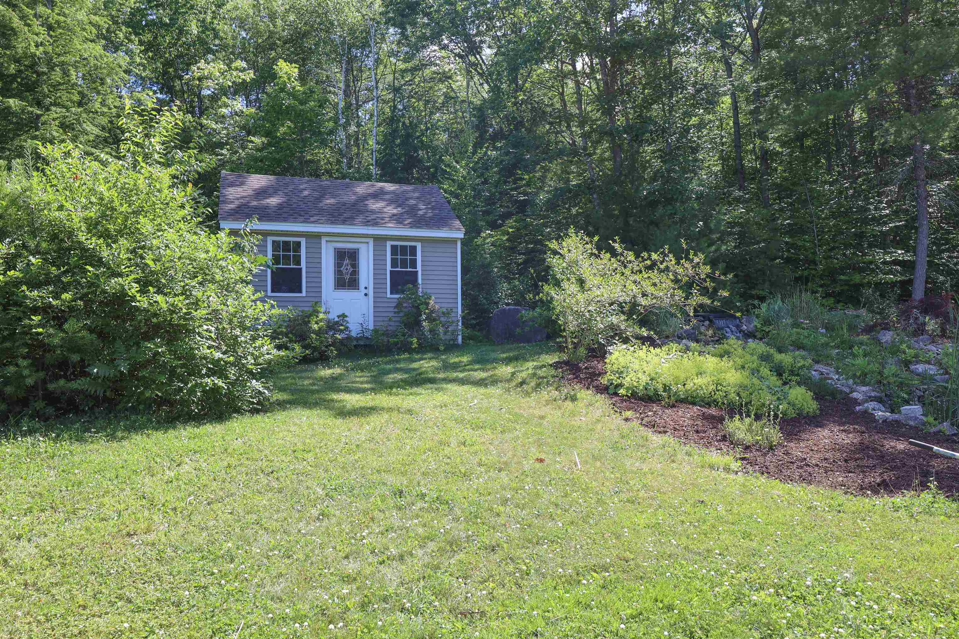 92 Middle Road Deerfield, NH 03037 - Photo 27 of 40