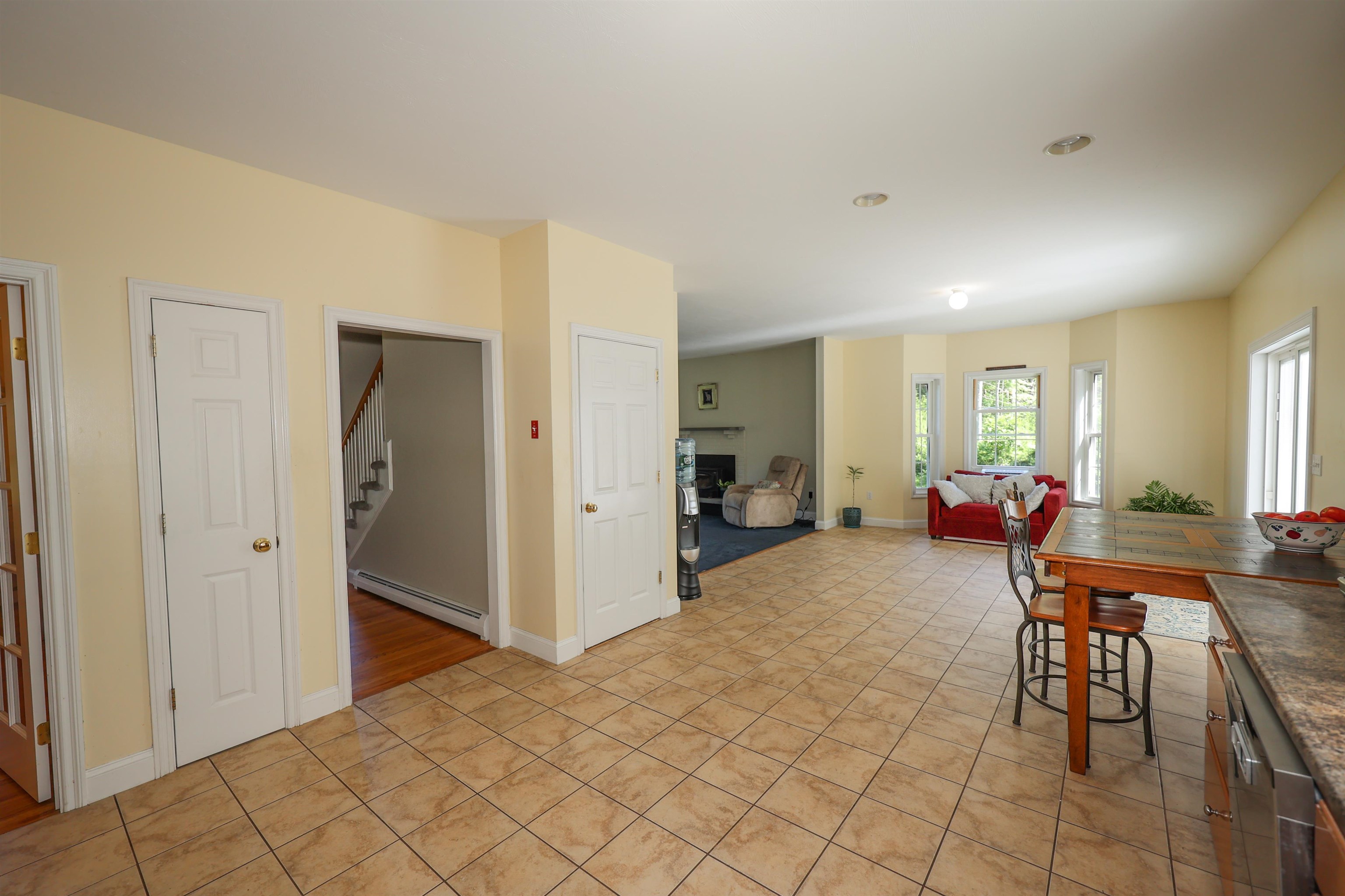 92 Middle Road Deerfield, NH 03037 - Photo 3 of 40