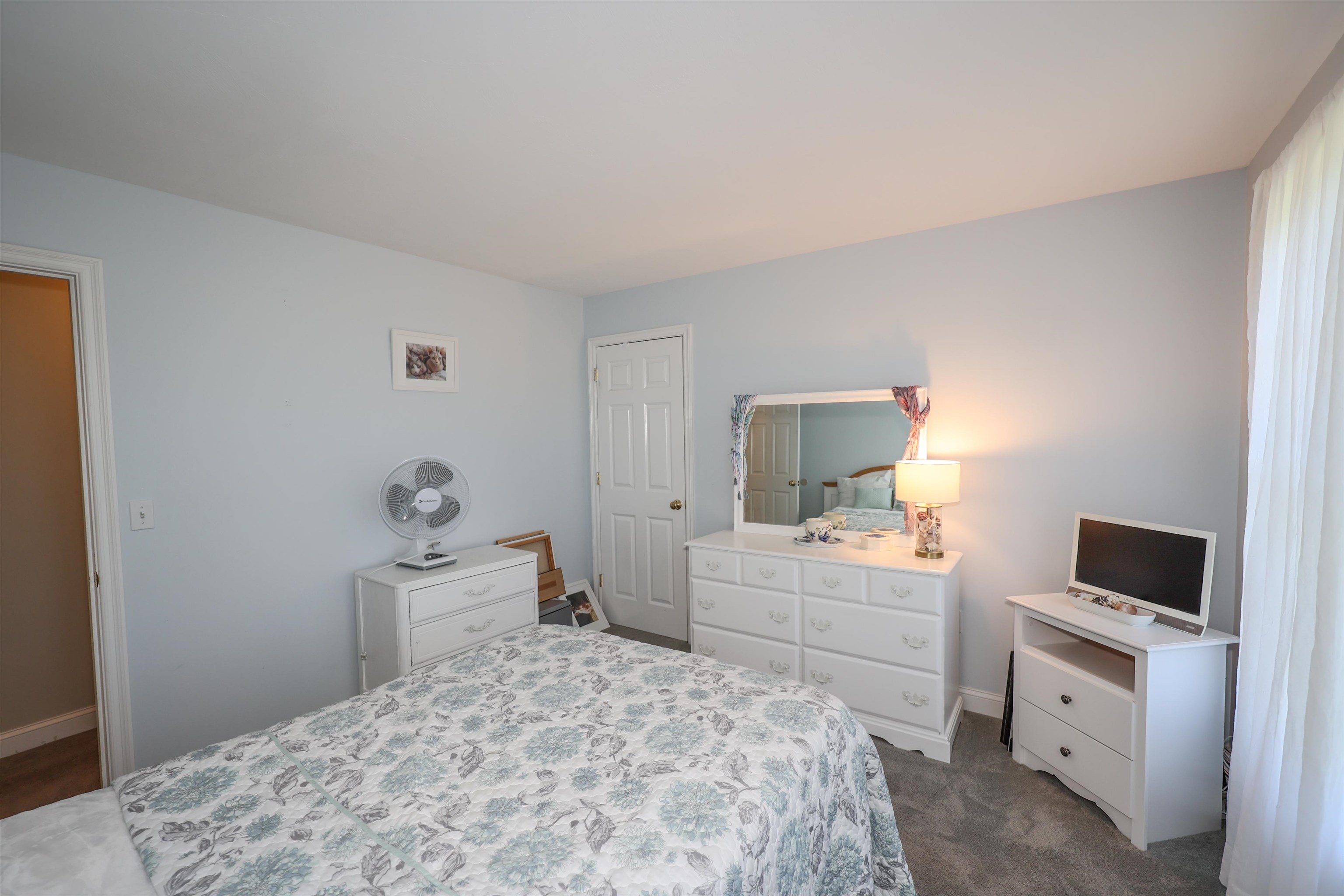 92 Middle Road Deerfield, NH 03037 - Photo 9 of 40