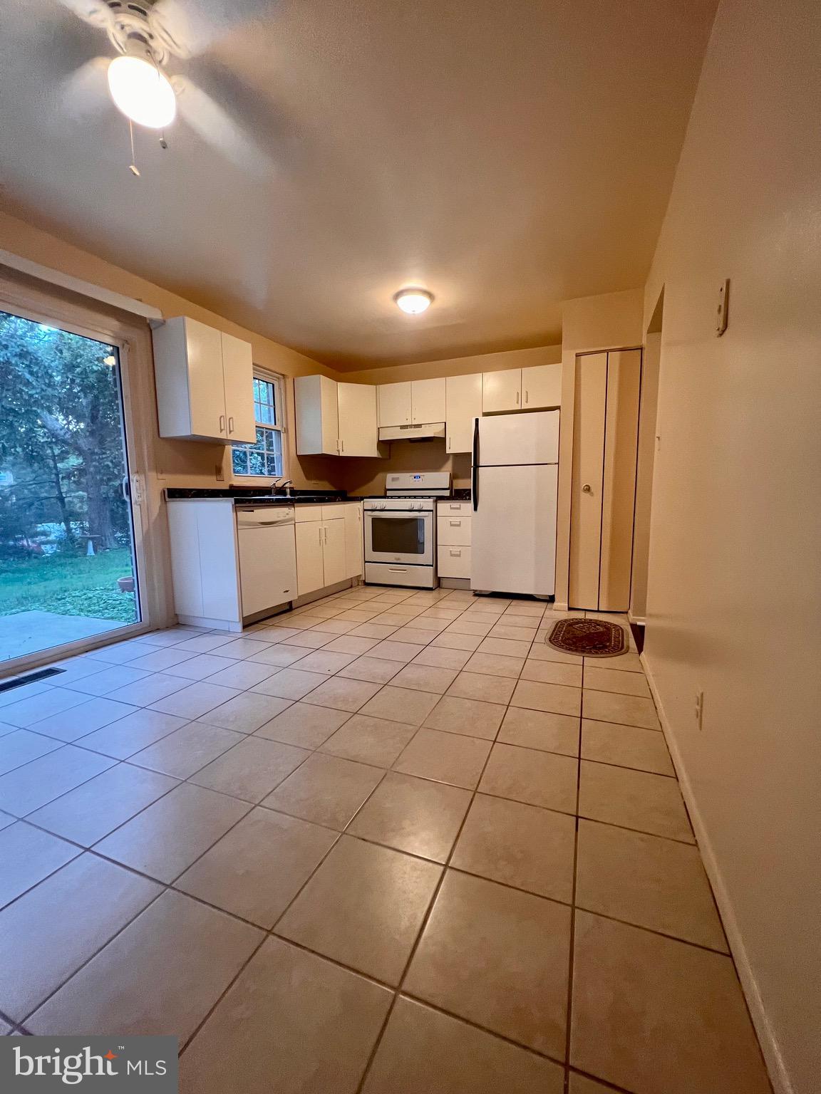 29 Cardor Court, Unit 29 Nottingham, MD 21236 - Photo 3 of 21