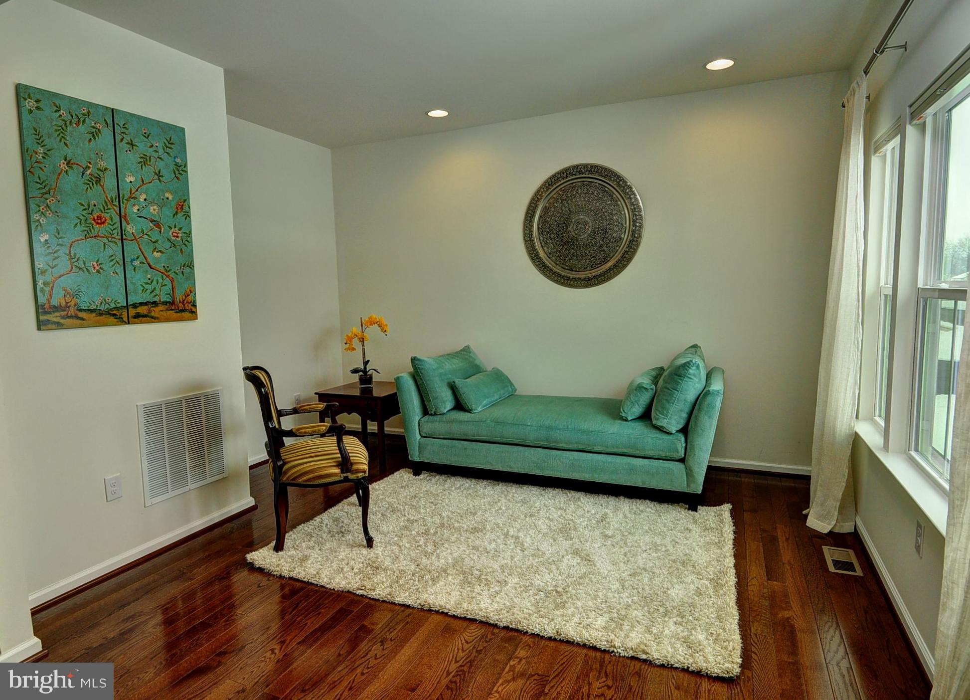 1657 Hedgewood Road Hatfield, PA 19440 - Photo 8 of 23 Living Room