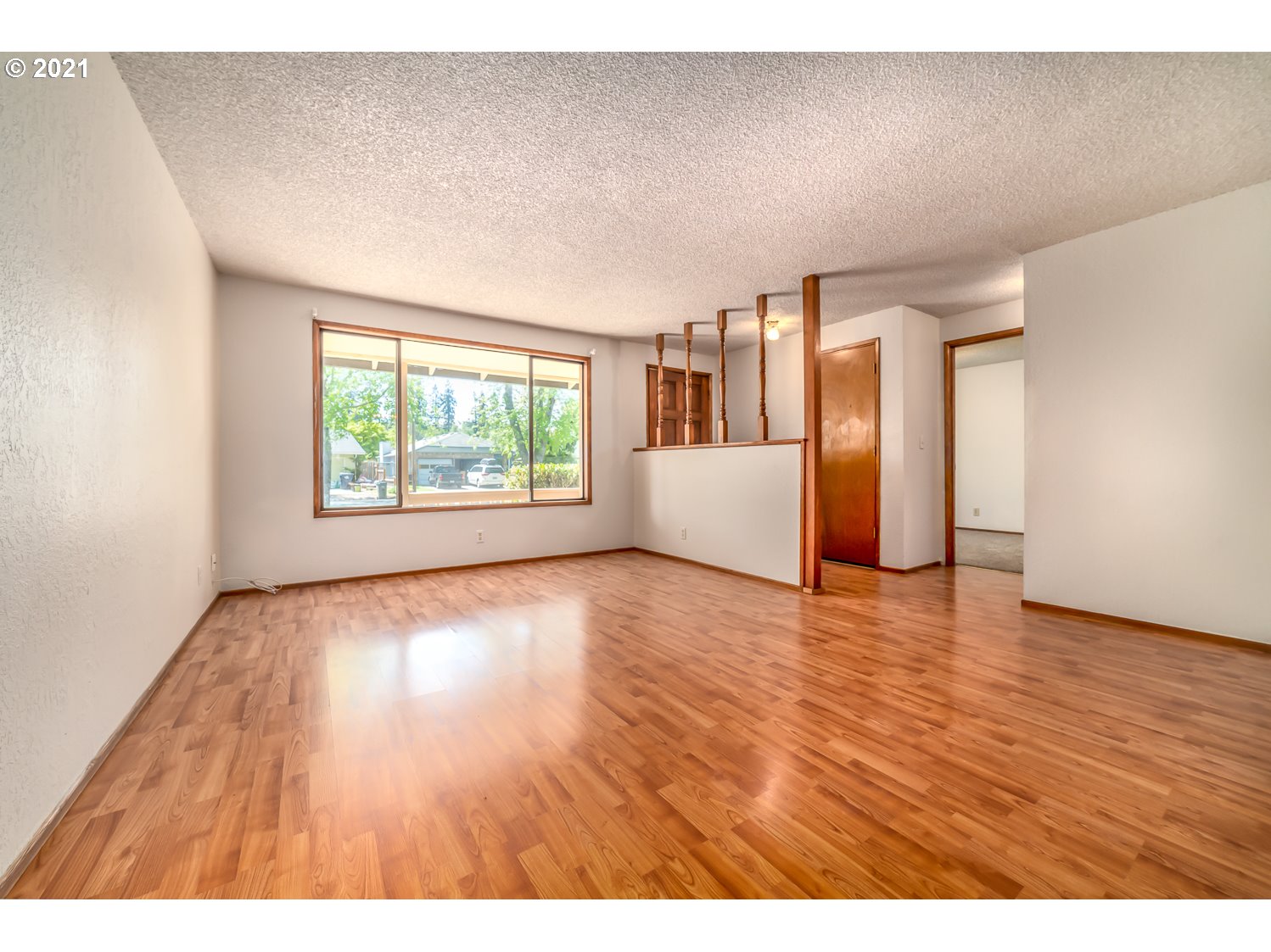 4854 Camellia Street Springfield, OR 97478 - Photo 5 of 30 Gallery Image 5
