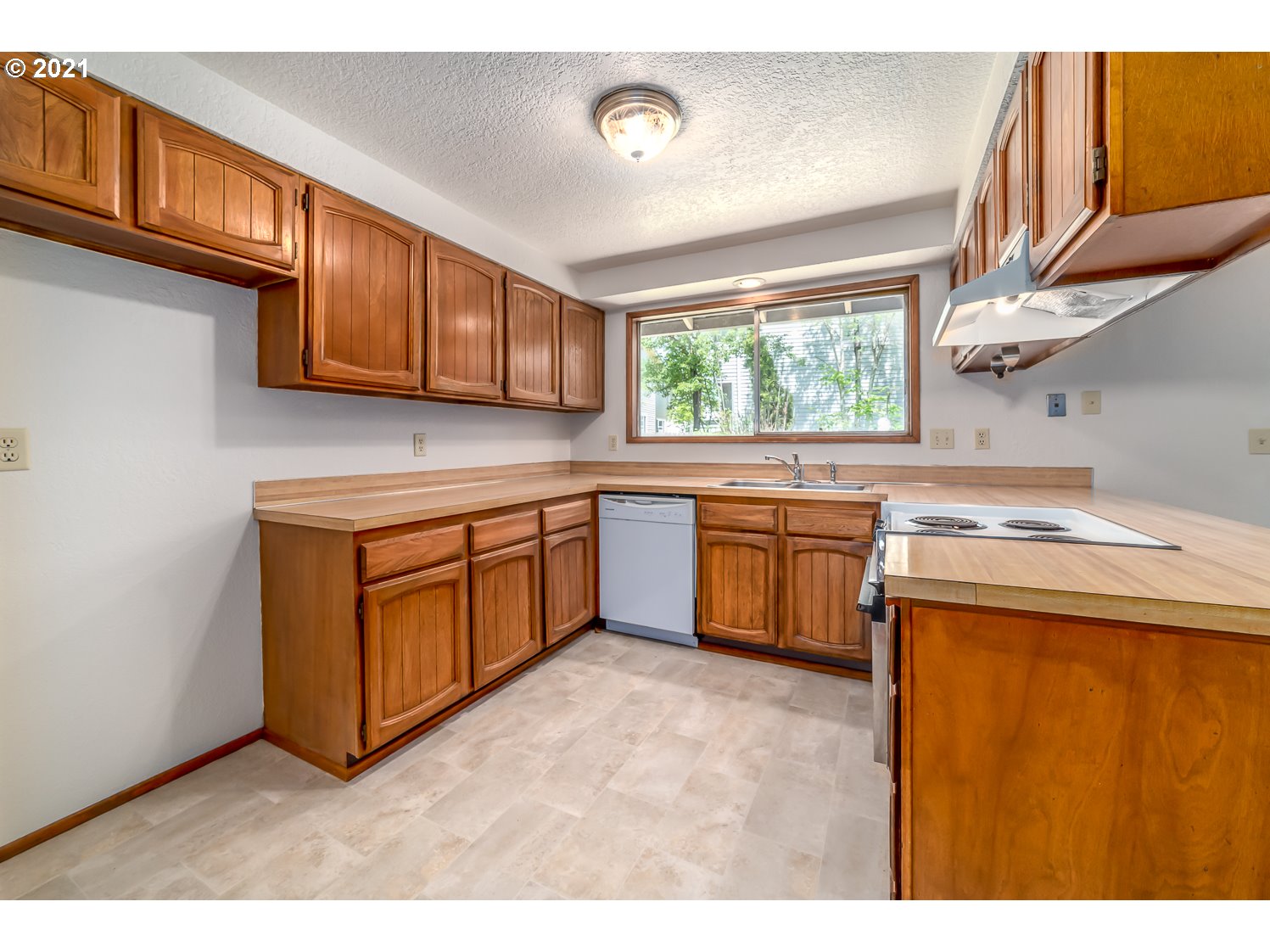 4854 Camellia Street Springfield, OR 97478 - Photo 7 of 30 Gallery Image 7