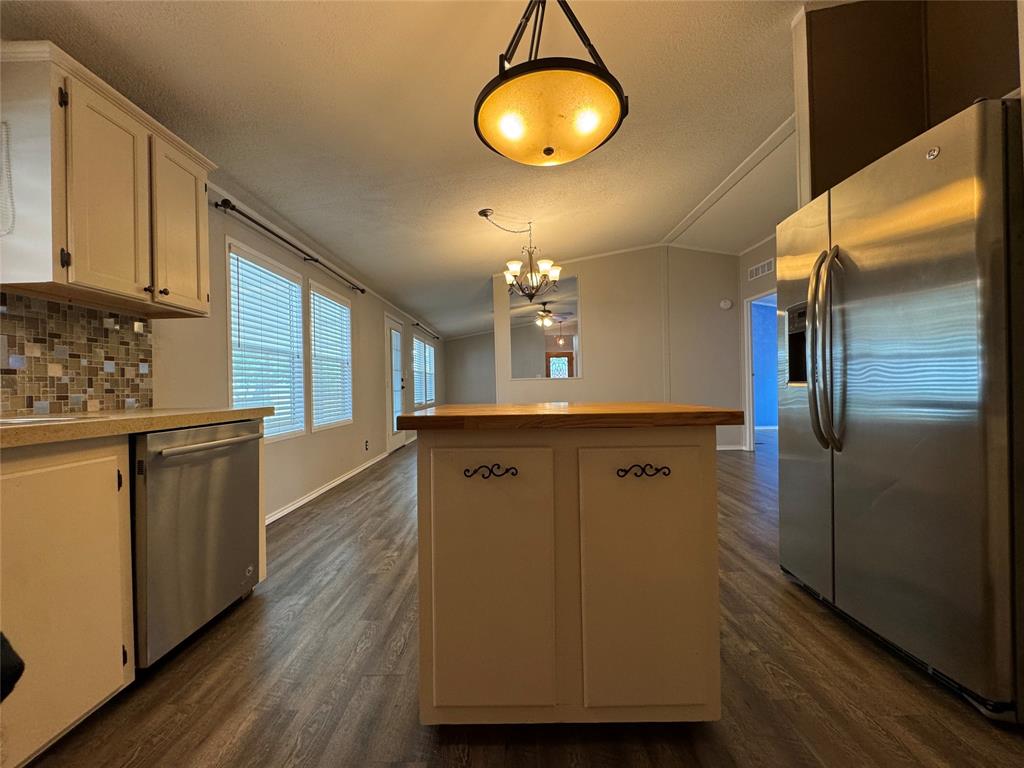197 Private Road 4652 Rhome, TX 76078 - Photo 14 of 38