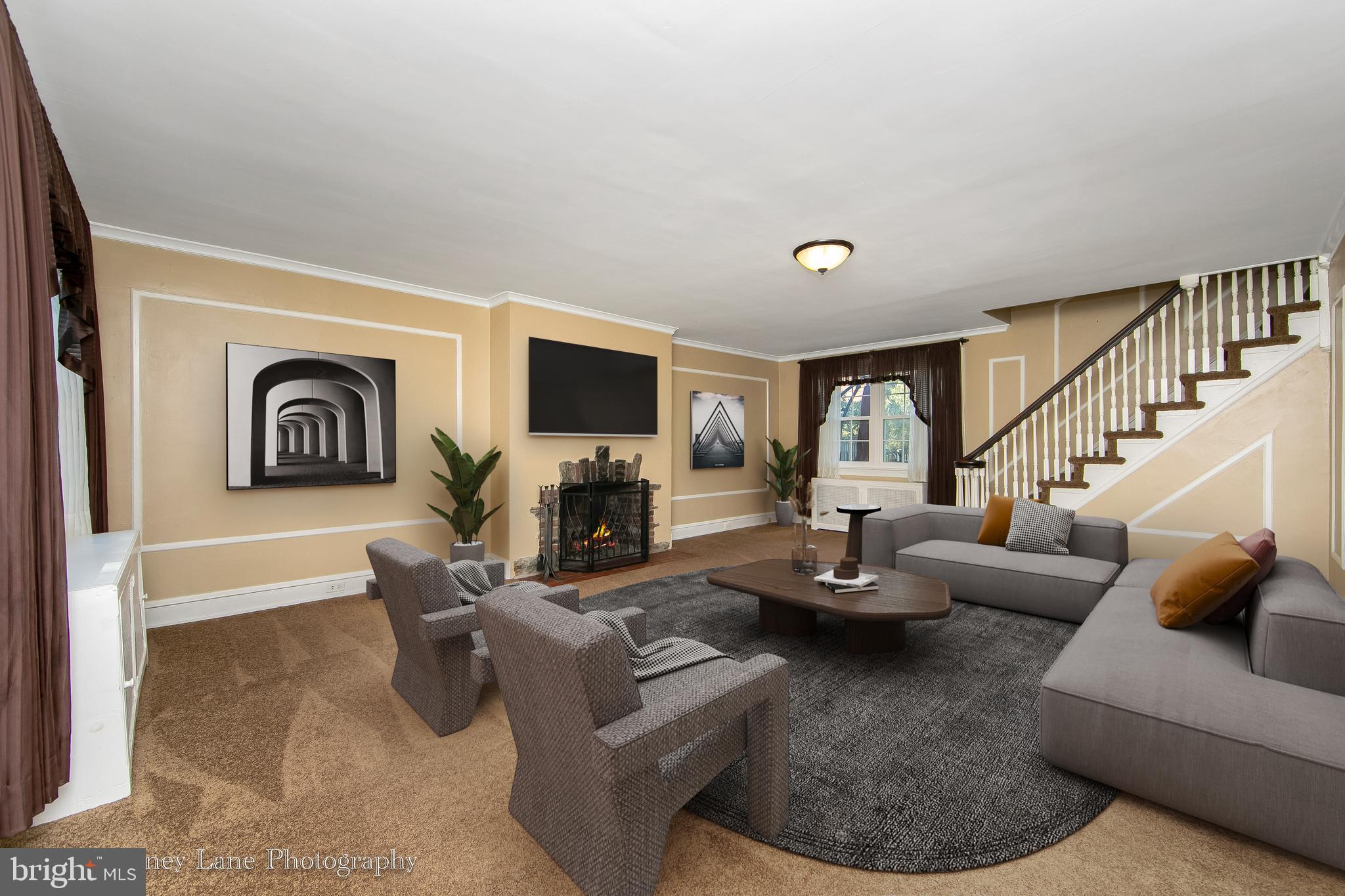 10 Windsor Circle Springfield, PA 19064 - Photo 17 of 61 Virtual staging of living room