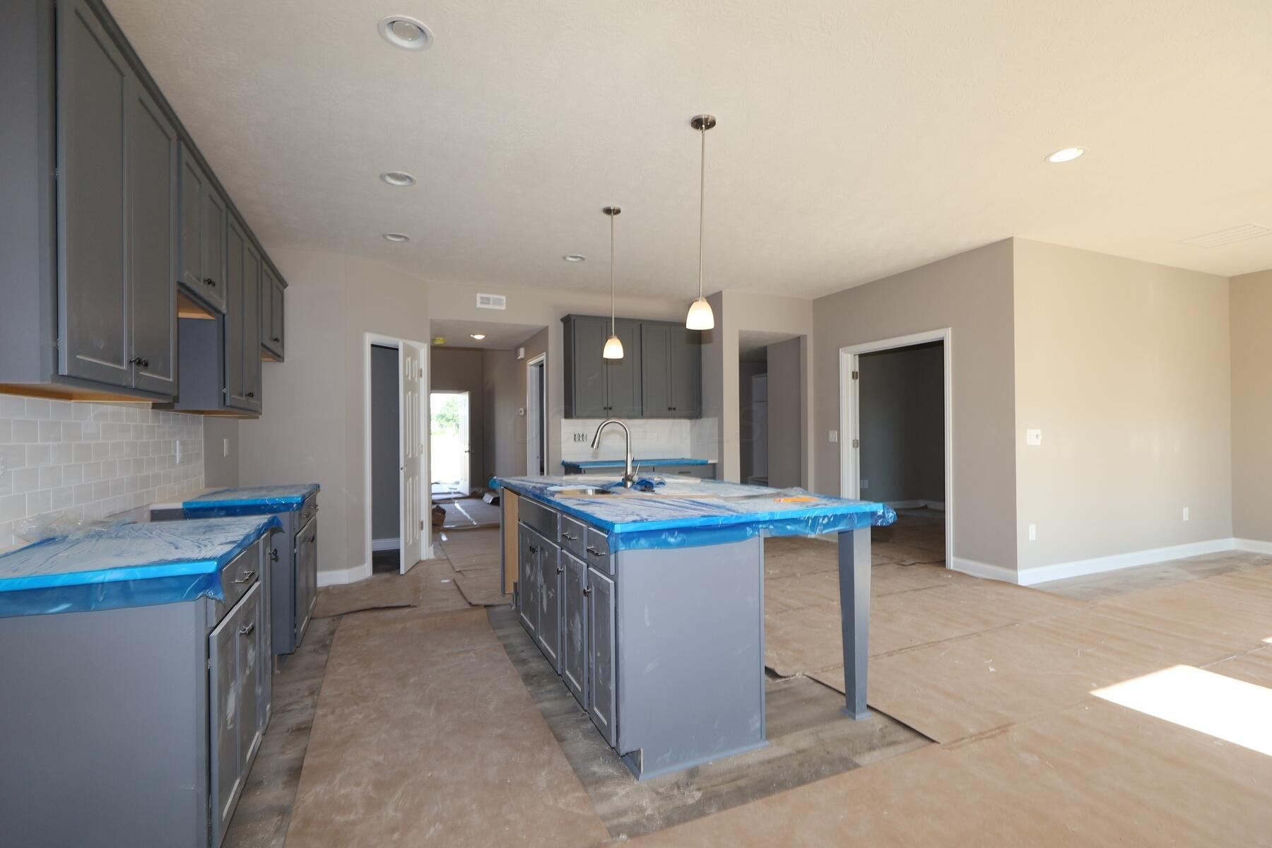 5759 Valleydale Road Powell, OH 43065 - Photo 2 of 15 Kitchen