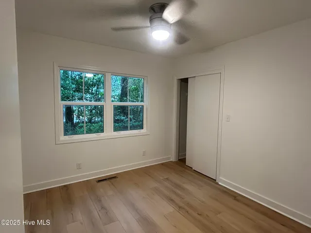 $2,900 | 4929 Oleander Drive, Wilmington, NC 28403