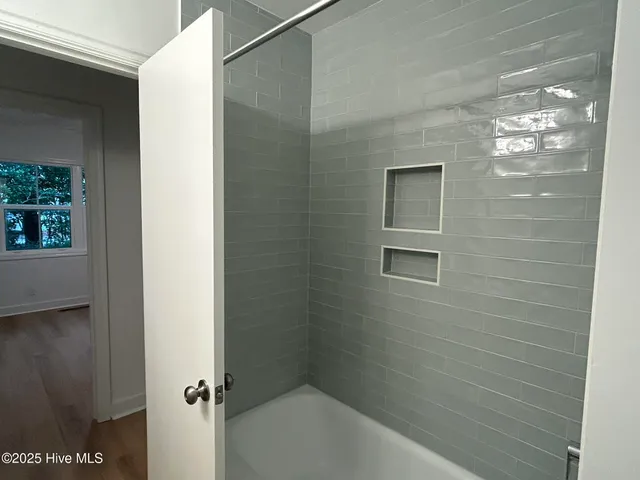 $2,900 | 4929 Oleander Drive, Wilmington, NC 28403