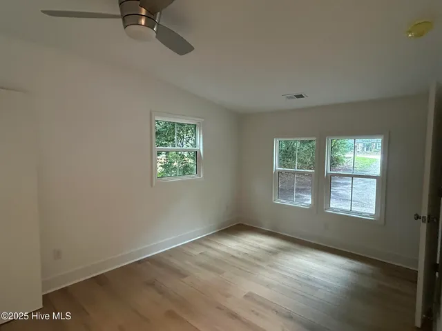 $2,900 | 4929 Oleander Drive, Wilmington, NC 28403