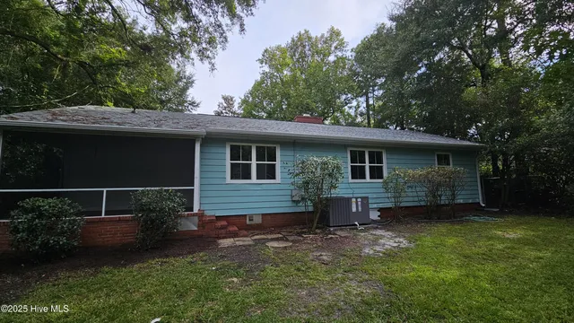 $2,900 | 4929 Oleander Drive, Wilmington, NC 28403
